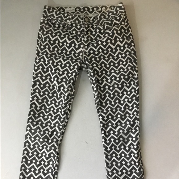 GAP Denim - Gap black/white print jeggings size 26